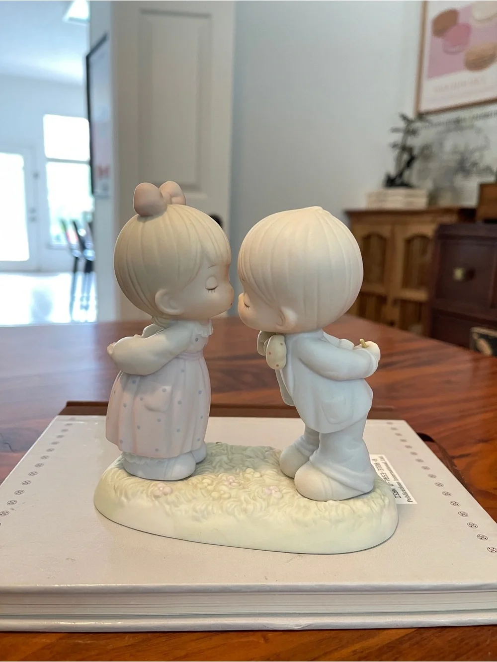 1990 PRECIOUS MOMENTS BLESSINGS FROM ABOVE COUPLE KISSING 523747